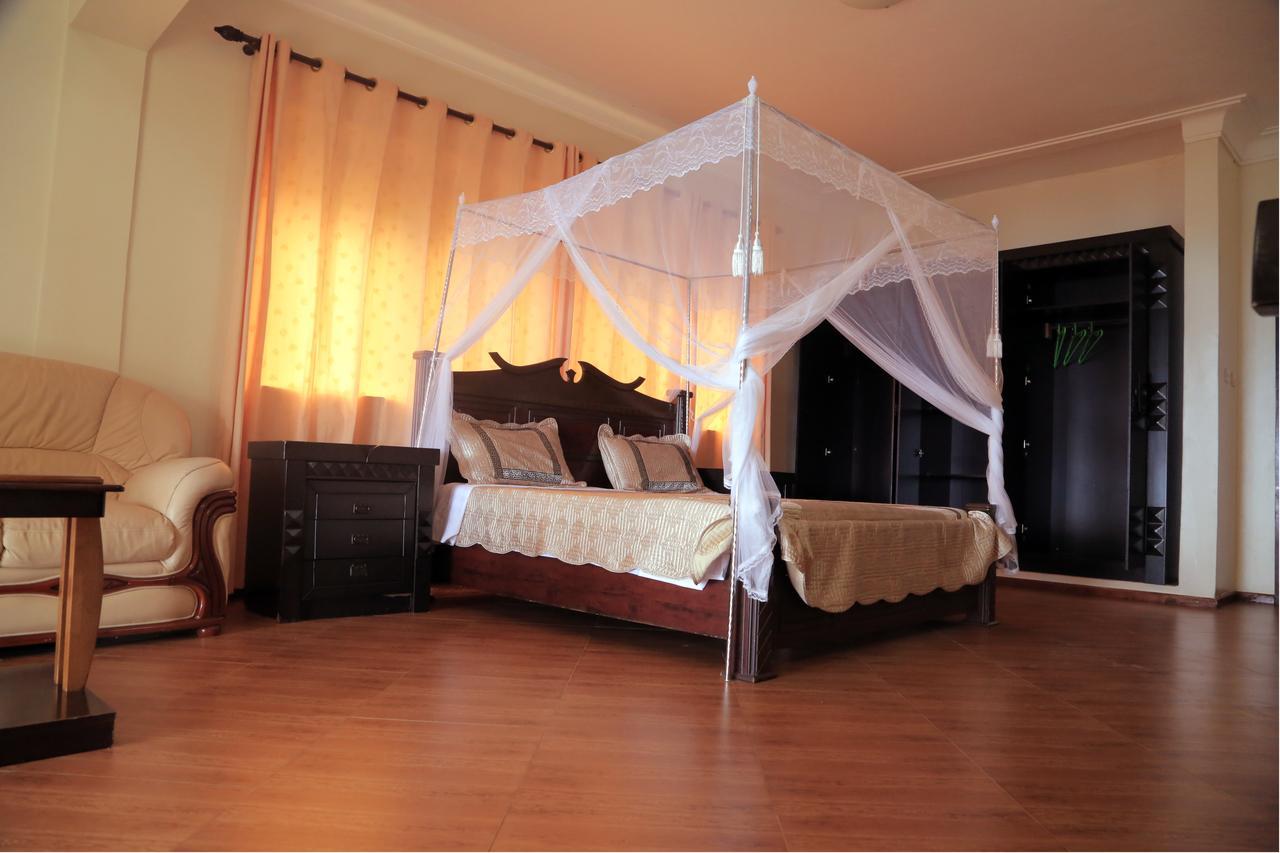 The Palms Beach Hotel And Restaurant Limited Entebbe Exterior foto